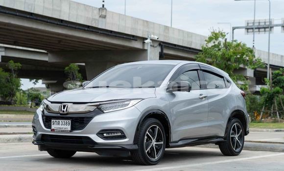 Buy Used Honda HR-V White Car in Bangkok in Bangkok Buy Used Honda HR-V White Car in Bangkok in Bangkok