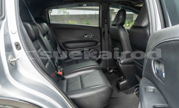 Buy Used Honda HR-V White Car in Bangkok in Bangkok Buy Used Honda HR-V White Car in Bangkok in Bangkok