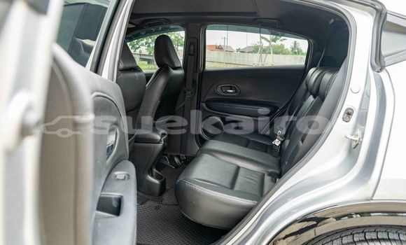 Buy Used Honda HR-V White Car in Bangkok in Bangkok Buy Used Honda HR-V White Car in Bangkok in Bangkok