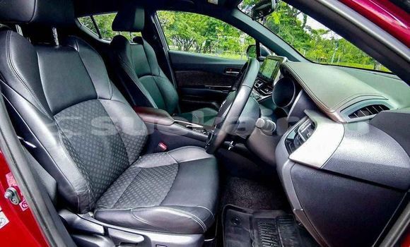 ซื้อ รถมือสอง Toyota C-HR สีแดง รถยนต์ ใน %{เมือง} ใน กรุงเทพมหานคร ซื้อ รถมือสอง Toyota C-HR สีแดง รถยนต์ ใน %{เมือง} ใน กรุงเทพมหานคร