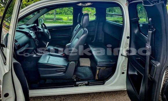 Buy Used Isuzu D-Max White Car in Bangkok in Bangkok Buy Used Isuzu D-Max White Car in Bangkok in Bangkok