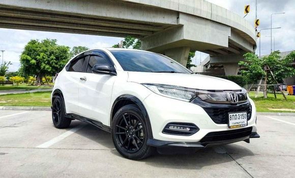 Buy Used Honda CR-V White Car in Bangkok in Bangkok