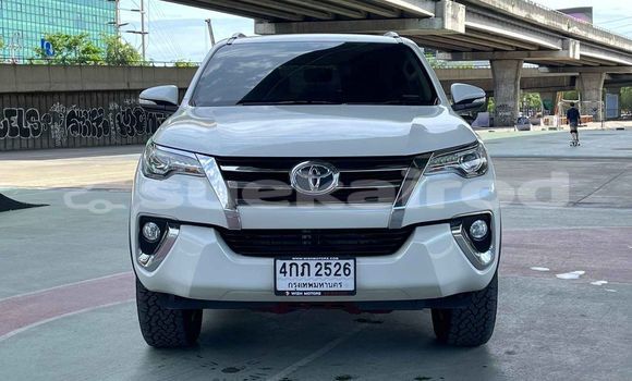 Buy Used Toyota Fortuner White Car in Bangkok in Bangkok