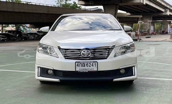 ซื้อ รถมือสอง Toyota Camry ขาว รถยนต์ ใน %{เมือง} ใน กรุงเทพมหานคร