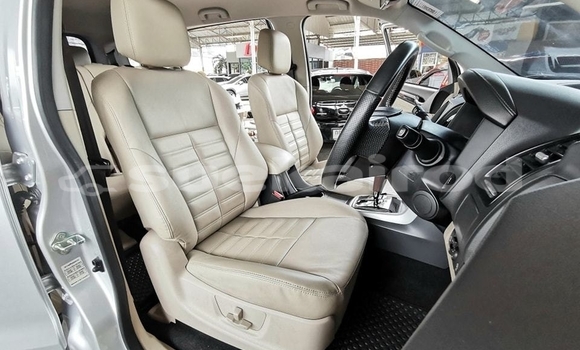 ซื้อ รถมือสอง Isuzu MU-X เงิน รถยนต์ ใน %{เมือง} ใน กรุงเทพมหานคร ซื้อ รถมือสอง Isuzu MU-X เงิน รถยนต์ ใน %{เมือง} ใน กรุงเทพมหานคร