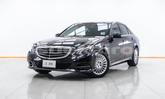 ซื้อ รถมือสอง Mercedes‒Benz E–Class สีดำ รถยนต์ ใน %{เมือง} ใน กรุงเทพมหานคร