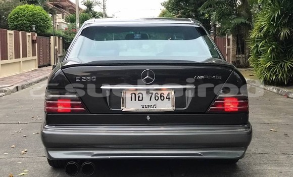 ซื้อ รถมือสอง Mercedes-Benz E-Classe สีดำ รถยนต์ ใน %{เมือง} ใน นนทบุรี ซื้อ รถมือสอง Mercedes-Benz E-Classe สีดำ รถยนต์ ใน %{เมือง} ใน นนทบุรี