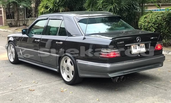 ซื้อ รถมือสอง Mercedes-Benz E-Classe สีดำ รถยนต์ ใน %{เมือง} ใน นนทบุรี ซื้อ รถมือสอง Mercedes-Benz E-Classe สีดำ รถยนต์ ใน %{เมือง} ใน นนทบุรี