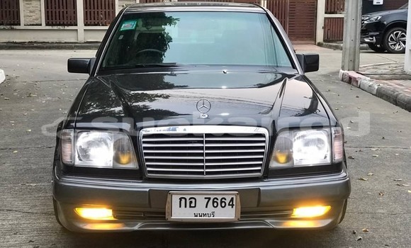 ซื้อ รถมือสอง Mercedes-Benz E-Classe สีดำ รถยนต์ ใน %{เมือง} ใน นนทบุรี ซื้อ รถมือสอง Mercedes-Benz E-Classe สีดำ รถยนต์ ใน %{เมือง} ใน นนทบุรี