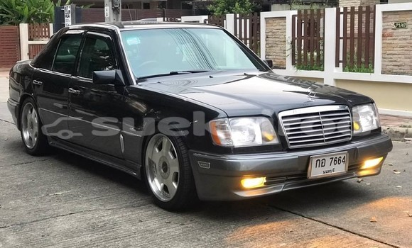 ซื้อ รถมือสอง Mercedes-Benz E-Classe สีดำ รถยนต์ ใน %{เมือง} ใน นนทบุรี ซื้อ รถมือสอง Mercedes-Benz E-Classe สีดำ รถยนต์ ใน %{เมือง} ใน นนทบุรี