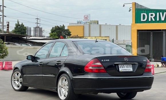 ซื้อ รถมือสอง Mercedes-Benz E-Classe สีดำ รถยนต์ ใน %{เมือง} ใน นนทบุรี ซื้อ รถมือสอง Mercedes-Benz E-Classe สีดำ รถยนต์ ใน %{เมือง} ใน นนทบุรี