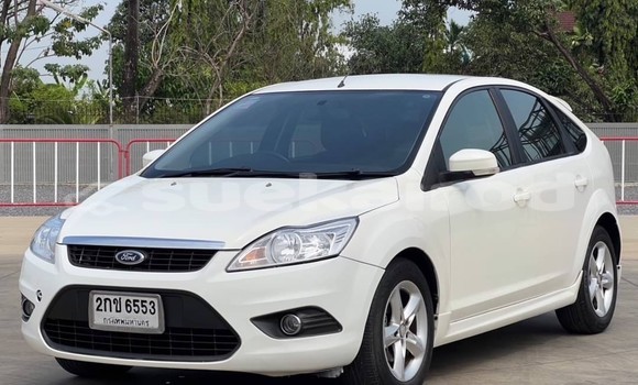 Buy Used Ford Focus White Car in Nonthaburi in Nonthaburi