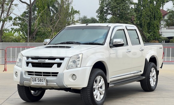 Buy Used Toyota Hiluxe VIGO White Car in Nonthaburi in Nonthaburi