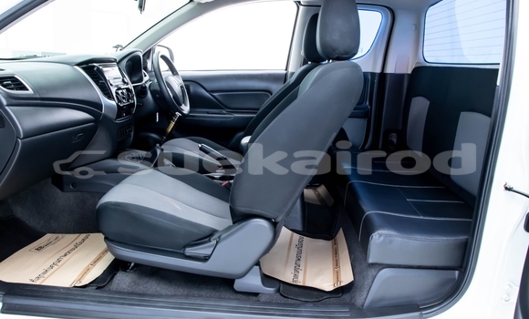 ซื้อ รถมือสอง Mitsubishi Triton ขาว รถยนต์ ใน %{เมือง} ใน นนทบุรี ซื้อ รถมือสอง Mitsubishi Triton ขาว รถยนต์ ใน %{เมือง} ใน นนทบุรี