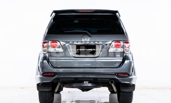 ซื้อ รถมือสอง Toyota Fortuner สีดำ รถยนต์ ใน %{เมือง} ใน นนทบุรี ซื้อ รถมือสอง Toyota Fortuner สีดำ รถยนต์ ใน %{เมือง} ใน นนทบุรี