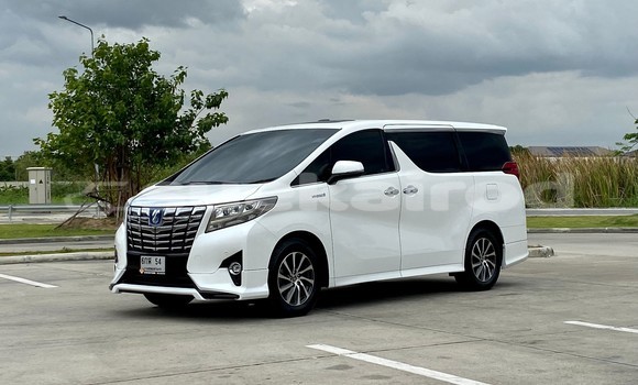 ซื้อ รถมือสอง Toyota Alphard ขาว รถยนต์ ใน %{เมือง} ใน กรุงเทพมหานคร