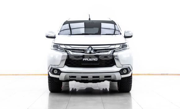 Buy Used Mitsubishi Pajero White Car in Bangkok in Bangkok Buy Used Mitsubishi Pajero White Car in Bangkok in Bangkok