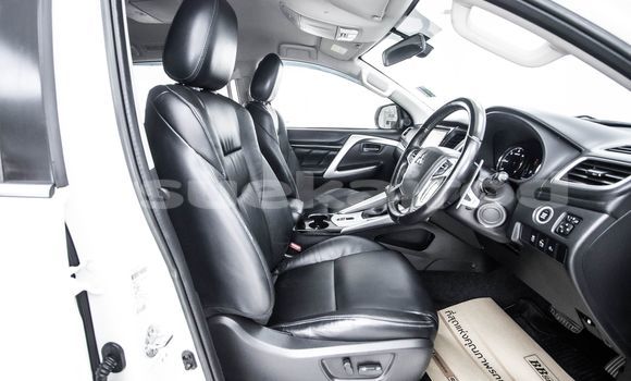 Buy Used Mitsubishi Pajero White Car in Bangkok in Bangkok Buy Used Mitsubishi Pajero White Car in Bangkok in Bangkok