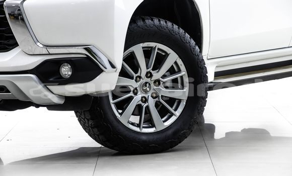 Buy Used Mitsubishi Pajero White Car in Bangkok in Bangkok Buy Used Mitsubishi Pajero White Car in Bangkok in Bangkok