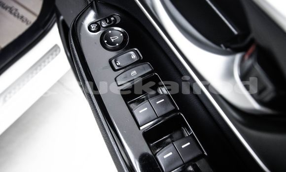 Buy Used Honda CR-V White Car in Bangkok in Bangkok Buy Used Honda CR-V White Car in Bangkok in Bangkok