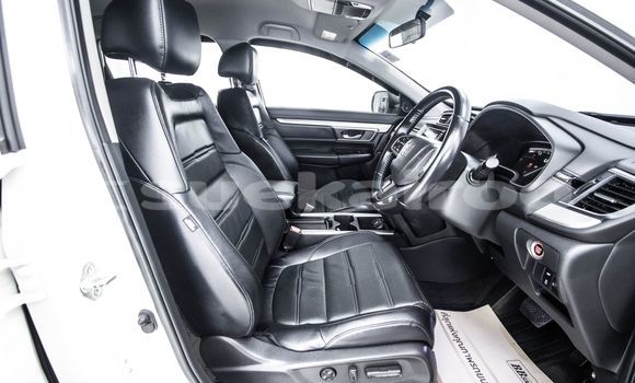 Buy Used Honda CR-V White Car in Bangkok in Bangkok Buy Used Honda CR-V White Car in Bangkok in Bangkok