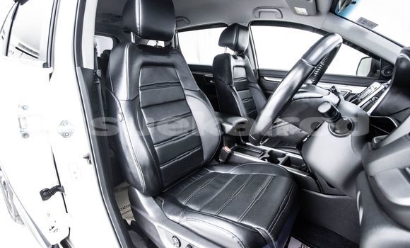 Buy Used Honda CR-V White Car in Bangkok in Bangkok Buy Used Honda CR-V White Car in Bangkok in Bangkok