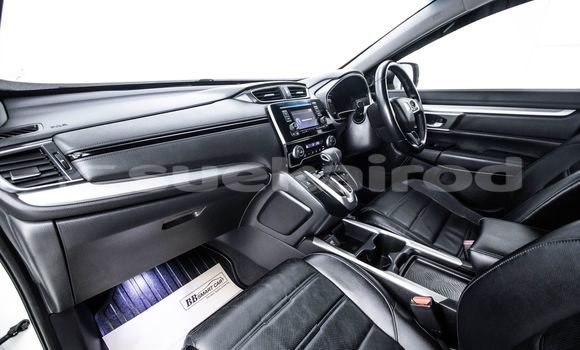 Buy Used Honda CR-V White Car in Bangkok in Bangkok Buy Used Honda CR-V White Car in Bangkok in Bangkok