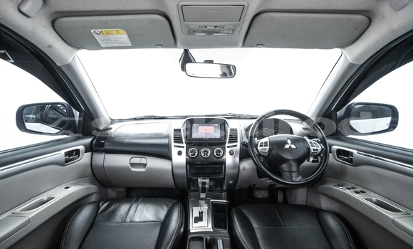 ซื้อ รถมือสอง Mitsubishi Pajero Sport ขาว รถยนต์ ใน %{เมือง} ใน กรุงเทพมหานคร ซื้อ รถมือสอง Mitsubishi Pajero Sport ขาว รถยนต์ ใน %{เมือง} ใน กรุงเทพมหานคร