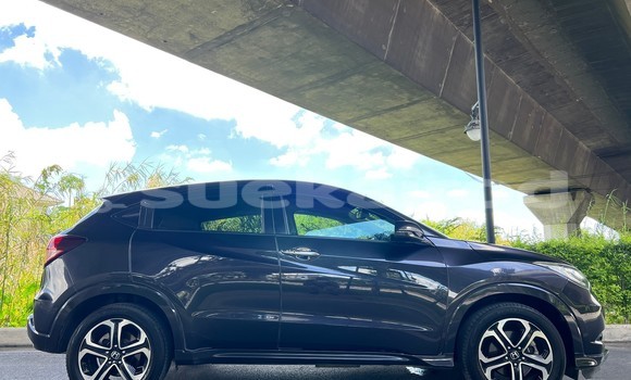 ซื้อ รถมือสอง Honda HR-V สีดำ รถยนต์ ใน %{เมือง} ใน นนทบุรี ซื้อ รถมือสอง Honda HR-V สีดำ รถยนต์ ใน %{เมือง} ใน นนทบุรี