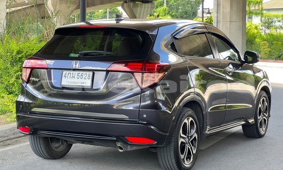 ซื้อ รถมือสอง Honda HR-V สีดำ รถยนต์ ใน %{เมือง} ใน นนทบุรี ซื้อ รถมือสอง Honda HR-V สีดำ รถยนต์ ใน %{เมือง} ใน นนทบุรี