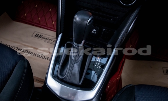 ซื้อ รถมือสอง Mazda 2 สีแดง รถยนต์ ใน %{เมือง} ใน นนทบุรี ซื้อ รถมือสอง Mazda 2 สีแดง รถยนต์ ใน %{เมือง} ใน นนทบุรี