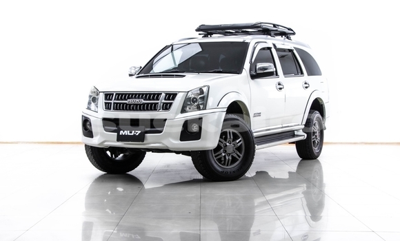 Buy Used Isuzu MU-7 White Car in Samut Sakhon in Samut Sakhon