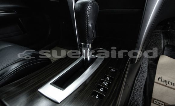 Buy Used Nissan Teana White Car in Bangkok in Bangkok Buy Used Nissan Teana White Car in Bangkok in Bangkok