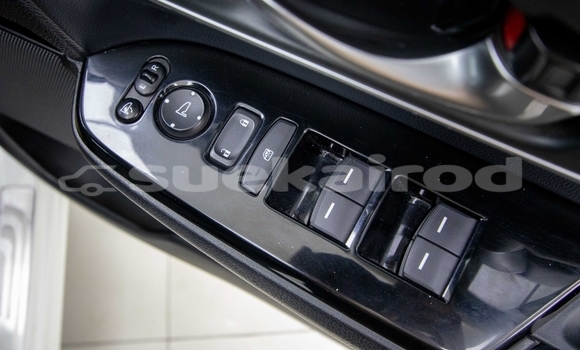 Buy Used Honda CR-V White Car in Samut Sakhon in Samut Sakhon Buy Used Honda CR-V White Car in Samut Sakhon in Samut Sakhon