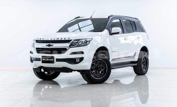 Buy Used Chevrolet TrailBlazer White Car in Samut Sakhon in Samut Sakhon