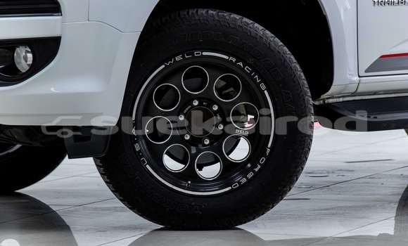 Buy Used Chevrolet TrailBlazer White Car in Samut Sakhon in Samut Sakhon Buy Used Chevrolet TrailBlazer White Car in Samut Sakhon in Samut Sakhon