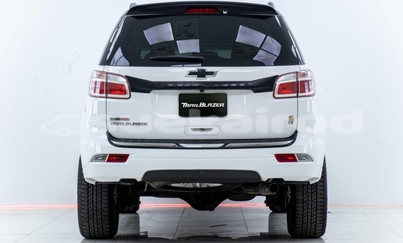 Buy Used Chevrolet TrailBlazer White Car in Samut Sakhon in Samut Sakhon Buy Used Chevrolet TrailBlazer White Car in Samut Sakhon in Samut Sakhon