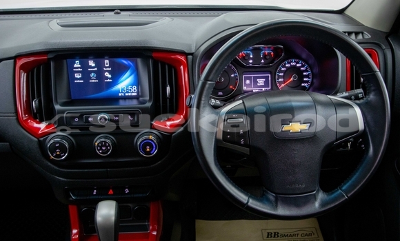 Buy Used Chevrolet TrailBlazer White Car in Samut Sakhon in Samut Sakhon Buy Used Chevrolet TrailBlazer White Car in Samut Sakhon in Samut Sakhon