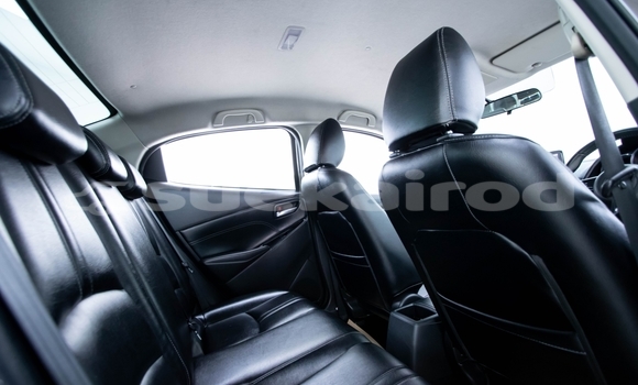 ซื้อ รถมือสอง Mazda 2 เงิน รถยนต์ ใน %{เมือง} ใน นนทบุรี ซื้อ รถมือสอง Mazda 2 เงิน รถยนต์ ใน %{เมือง} ใน นนทบุรี