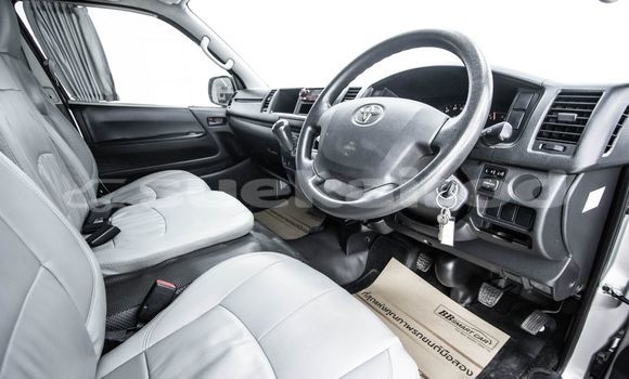 Buy Used Toyota Commuter Other Car in Bangkok in Bangkok Buy Used Toyota Commuter Other Car in Bangkok in Bangkok