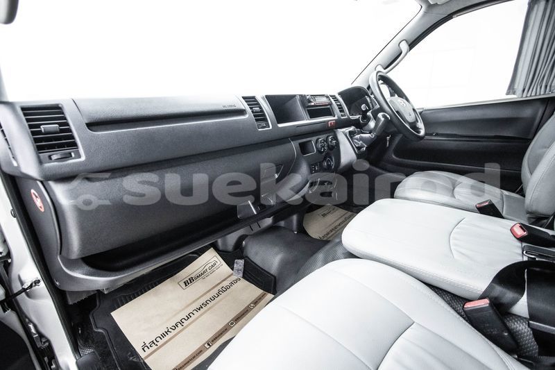 Big with watermark toyota commuter bangkok bangkok 64500