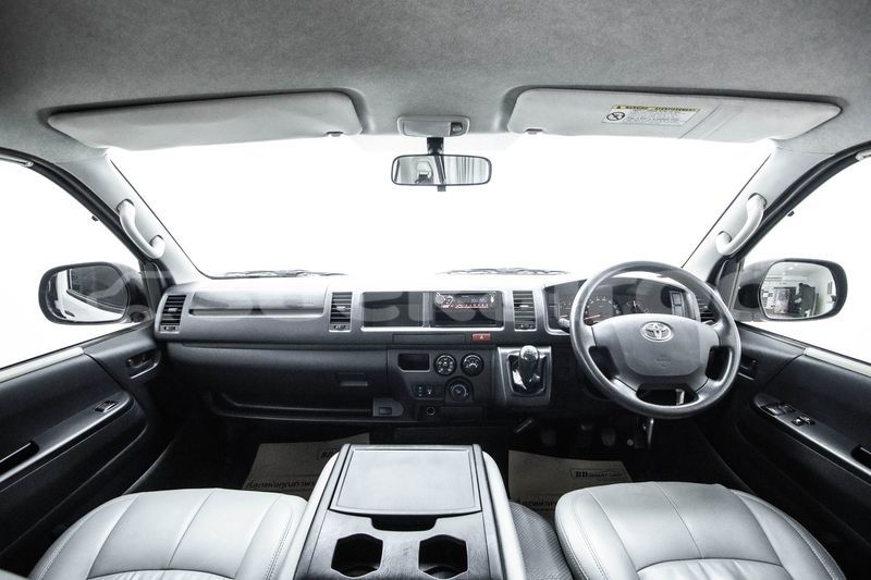 Big with watermark toyota commuter bangkok bangkok 64500