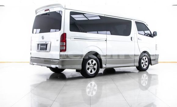 Buy Used Toyota Ventury White Car in Bangkok in Bangkok Buy Used Toyota Ventury White Car in Bangkok in Bangkok