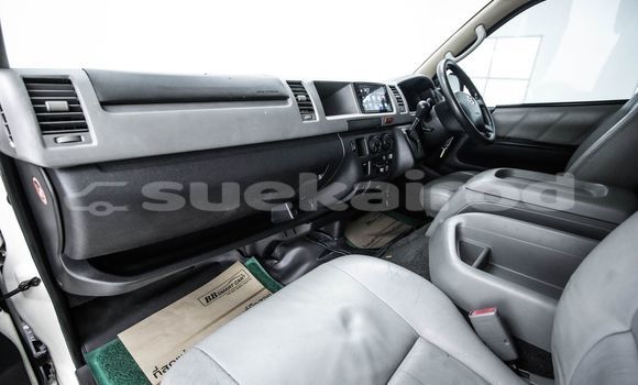 Buy Used Toyota Ventury White Car in Bangkok in Bangkok Buy Used Toyota Ventury White Car in Bangkok in Bangkok