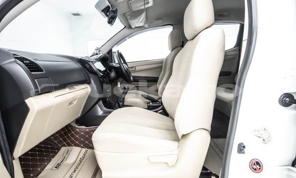 Buy Used Isuzu D-Max White Car in Bangkok in Bangkok Buy Used Isuzu D-Max White Car in Bangkok in Bangkok