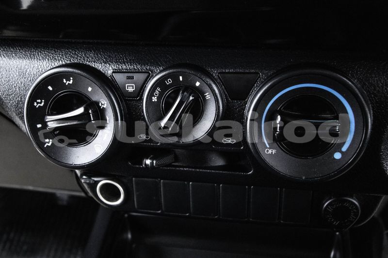 Big with watermark toyota hiluxe revo bangkok bangkok 64525