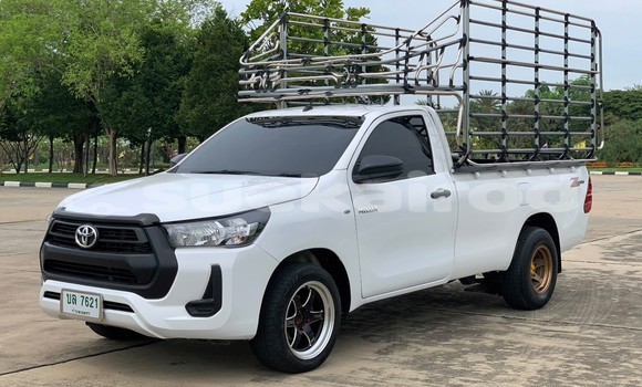 Buy Used Toyota Hiluxe Revo White Car in Nakhon Ratchasima in Nakhon Ratchasima