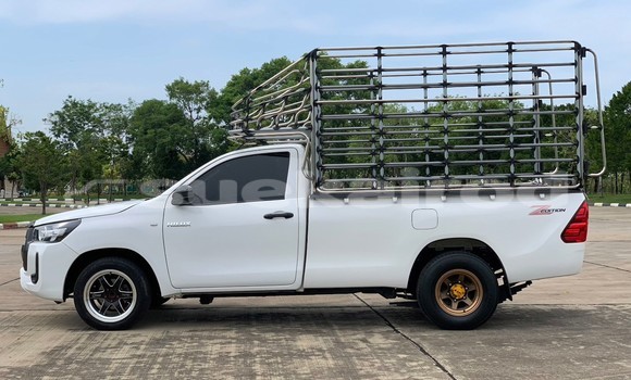 Buy Used Toyota Hiluxe Revo White Car in Nakhon Ratchasima in Nakhon Ratchasima Buy Used Toyota Hiluxe Revo White Car in Nakhon Ratchasima in Nakhon Ratchasima