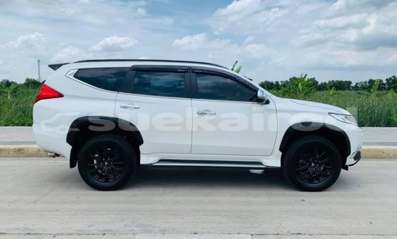 ซื้อ รถมือสอง Mitsubishi Pajero Sport ขาว รถยนต์ ใน %{เมือง} ใน กรุงเทพมหานคร ซื้อ รถมือสอง Mitsubishi Pajero Sport ขาว รถยนต์ ใน %{เมือง} ใน กรุงเทพมหานคร