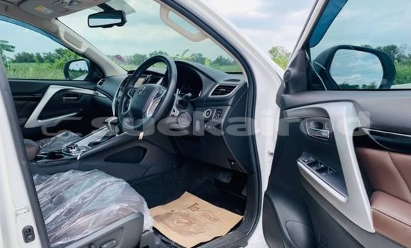 ซื้อ รถมือสอง Mitsubishi Pajero Sport ขาว รถยนต์ ใน %{เมือง} ใน กรุงเทพมหานคร ซื้อ รถมือสอง Mitsubishi Pajero Sport ขาว รถยนต์ ใน %{เมือง} ใน กรุงเทพมหานคร